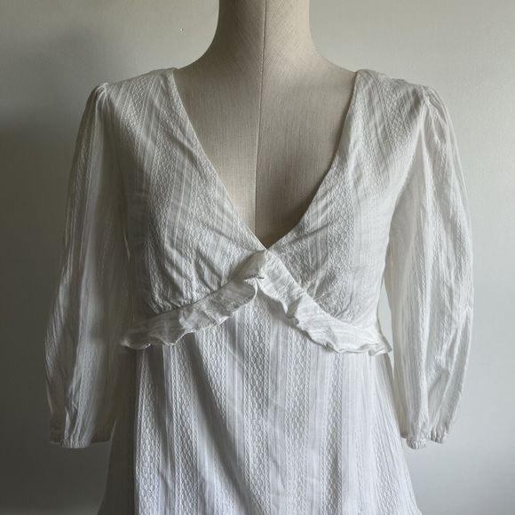 LUSH White V-Neck Ruffle Top Keyhole Tie Back Lined Cotton Small - Picture 7 of 12